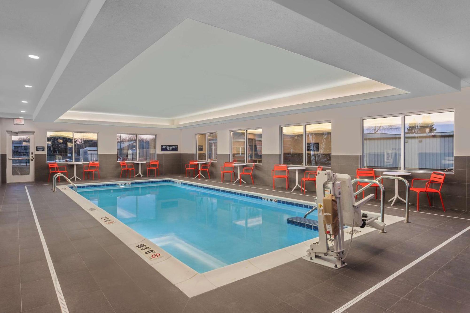Tru By Hilton Janesville Eksteriør billede
